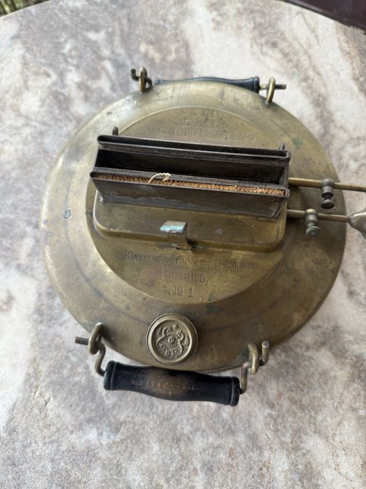 Lampa alama pe benzina din secolul XX camping de colectie deco
