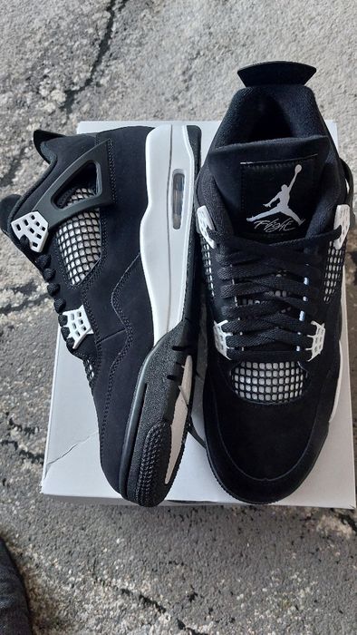 Air Jordan 4  White Thunder