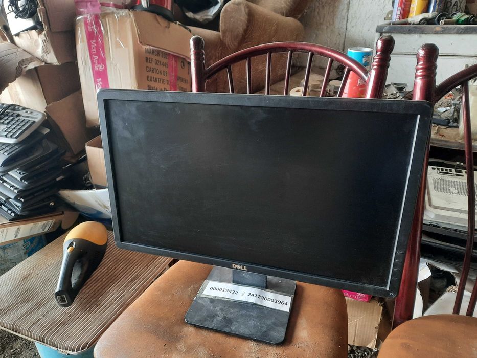 Продам мониторы dell 22 дюим 8 шт