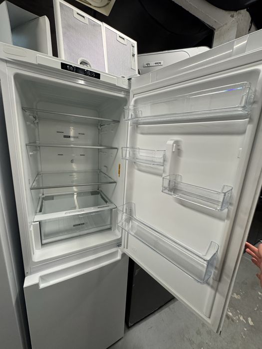 Combina frigorifică Whirlpool W7X81IW, factura si garantie 12 luni