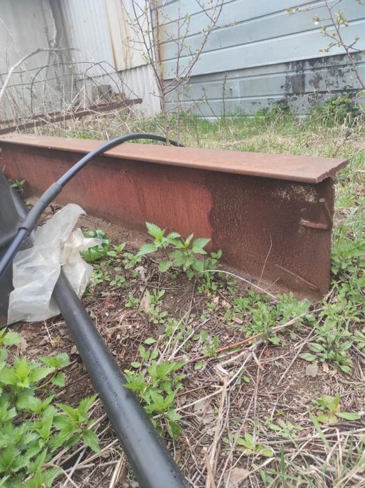 продам балку двух тавровую, длина 10.5м. цена договорная