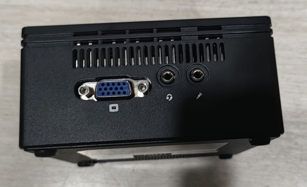 Gigabyte Ultra Compact PC Kit Мини-ПК