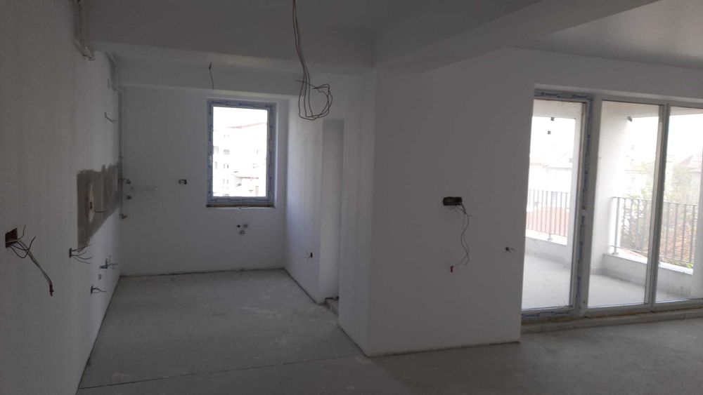 Apartament nou 5 camere, Tomis 3