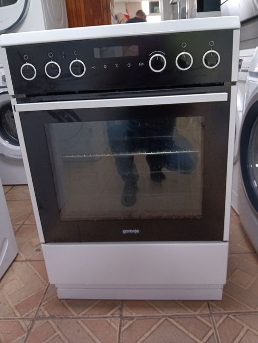 Като нова свободно стояща печка с керамичен плот Gorenje 2 години Гаранция!
