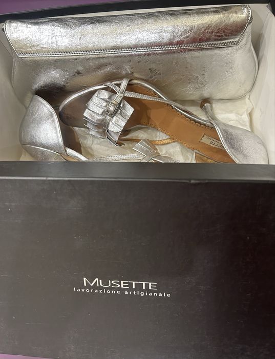 Set sandale Musette si geanta plic cu aspect impecabil