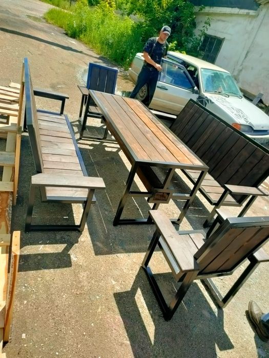 Продам комплект стол, стулья, скамейки