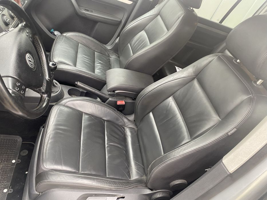 VW Touran 2.0TDI 140 к.с Facelift на ЧАСТИ