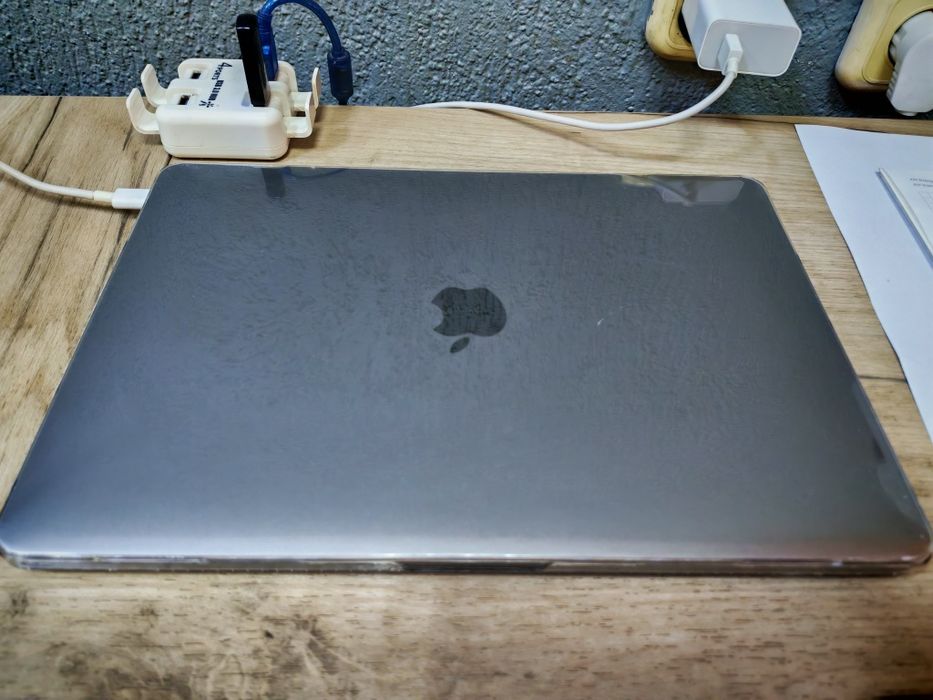 MacBook Pro sotiladi