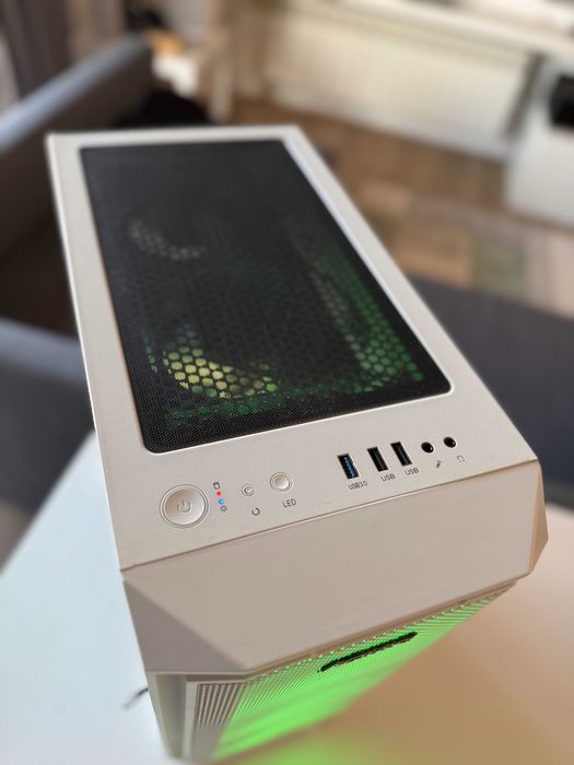 PC gaming cu RTX 4060 Ti si 64GB RAM