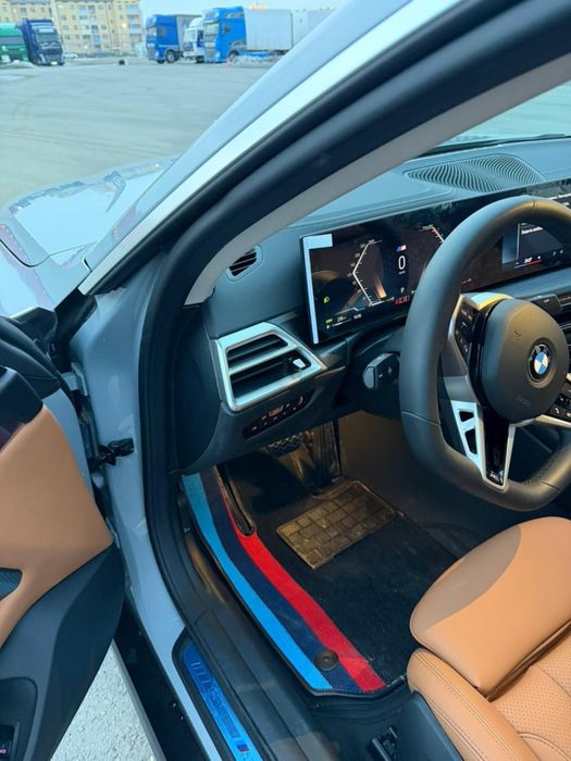 Автомобиль BMW 425i