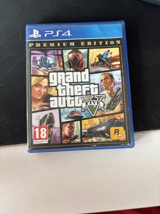Grand Theft Auto V - Premium Edition (PS4)