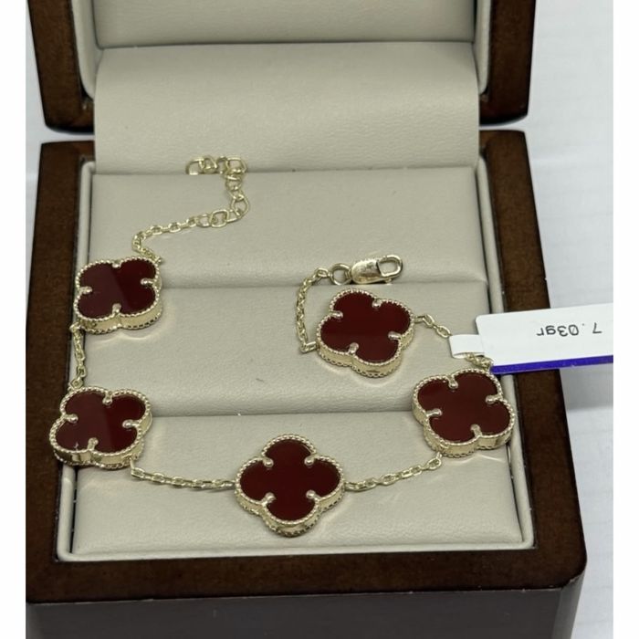 Vaan cleef браслет красный