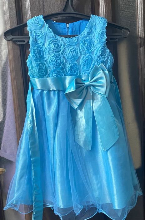 Платье праздничное