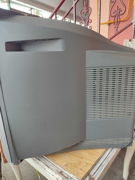 Телевизор на запчасти