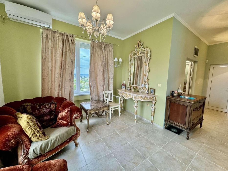 Продава се Къща в Бургас, Център - 211 кв.м за 1564 €/кв.м - Снимка #11