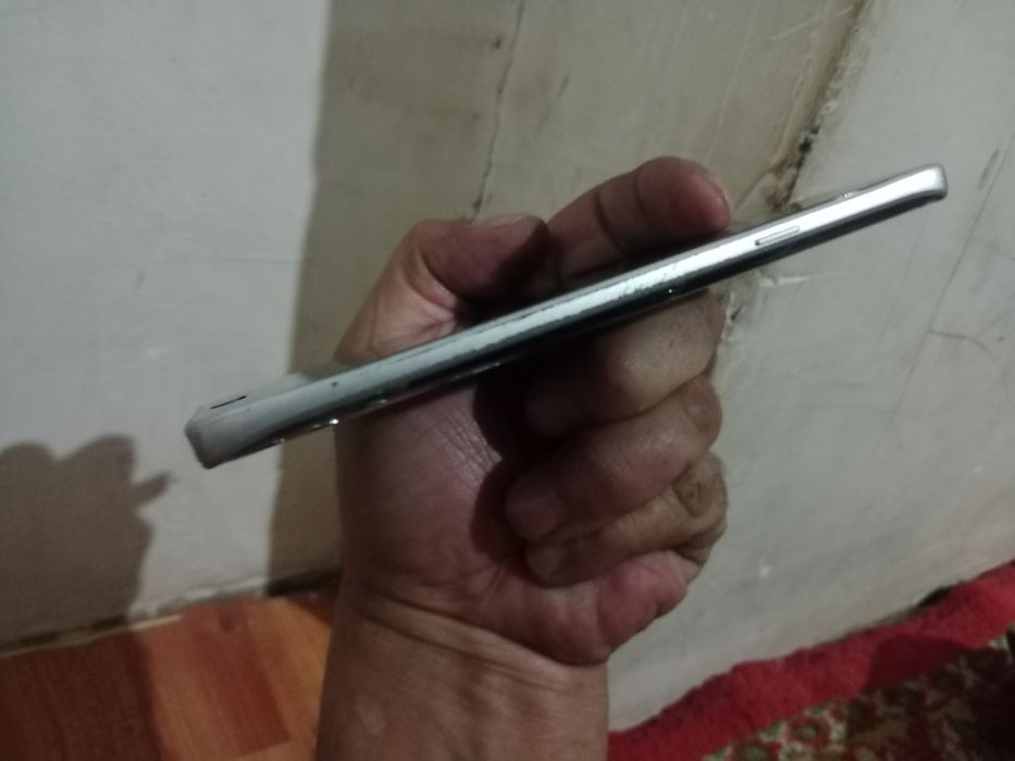 Samsung galaxy note 5 vxoroshem sostaeani