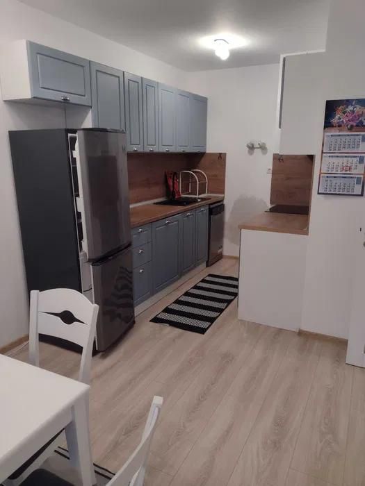 Дава се под наем Двустаен апартамент в Варна, Бриз - 70 кв.м за 847.62 € - Снимка #1