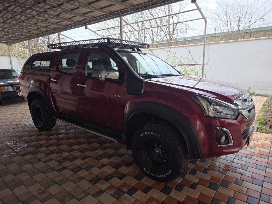 Продам свой пикап Isuzu D-Max Irbis 2021 г.в., пробег 57000