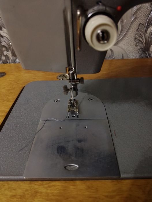 Chayka tikuv mashinasi podolsk 142