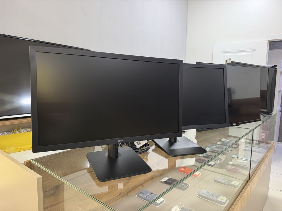 монитор LG черный