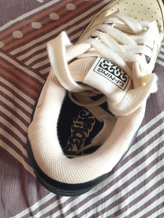 Продам оригинальные кросовки Li-Ning