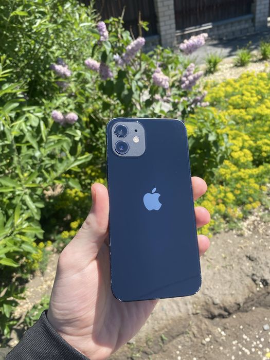 Продам Iphone 12 на 128 гб / 80 АКБ