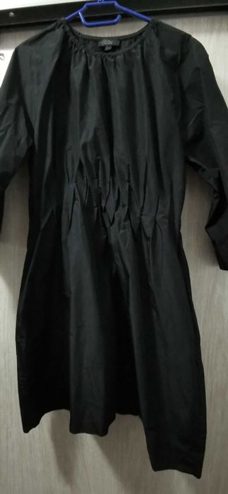 Vând rochie COS, 40, neagra, midi, noua