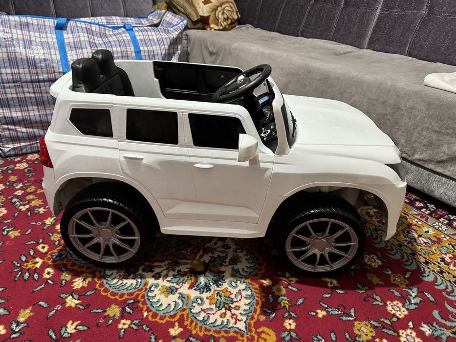 Машинка Lexus 570 детская