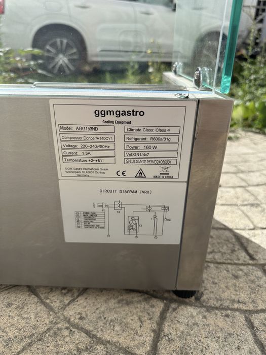Vitrina ingrediente aproape noua, in garantie !