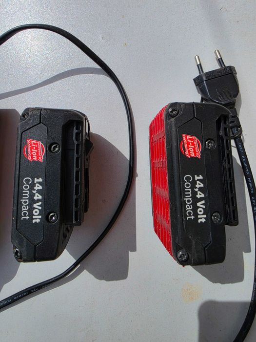 Acumulatori Bosch si încărcător 220 V