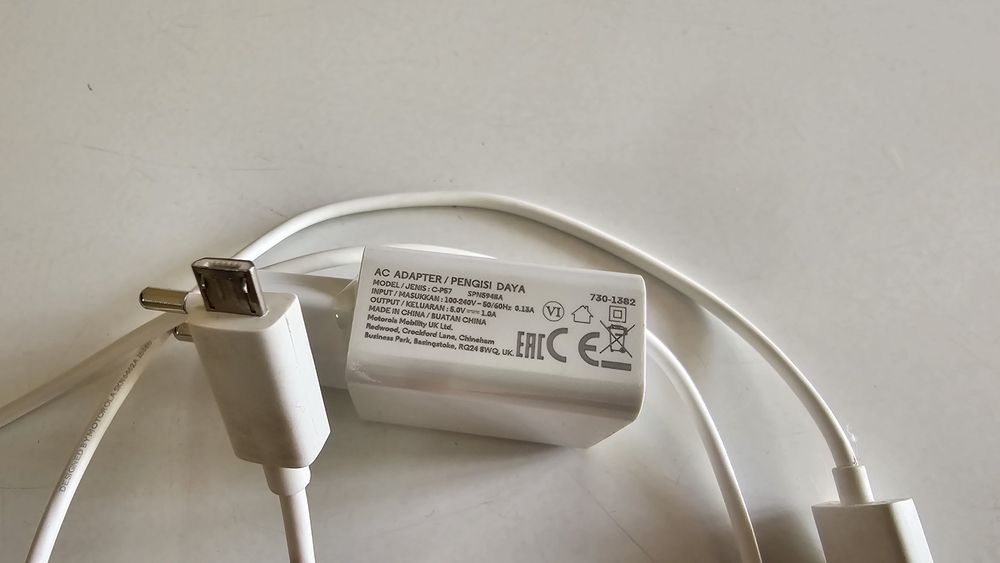 Зарядни/адаптери за мобилни телефони,часовници,блутут слушалки