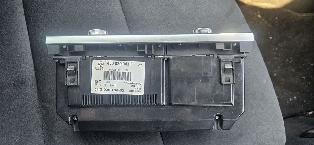 Управление за климатроник за Audi Q7 4l 4LO 820 043 F