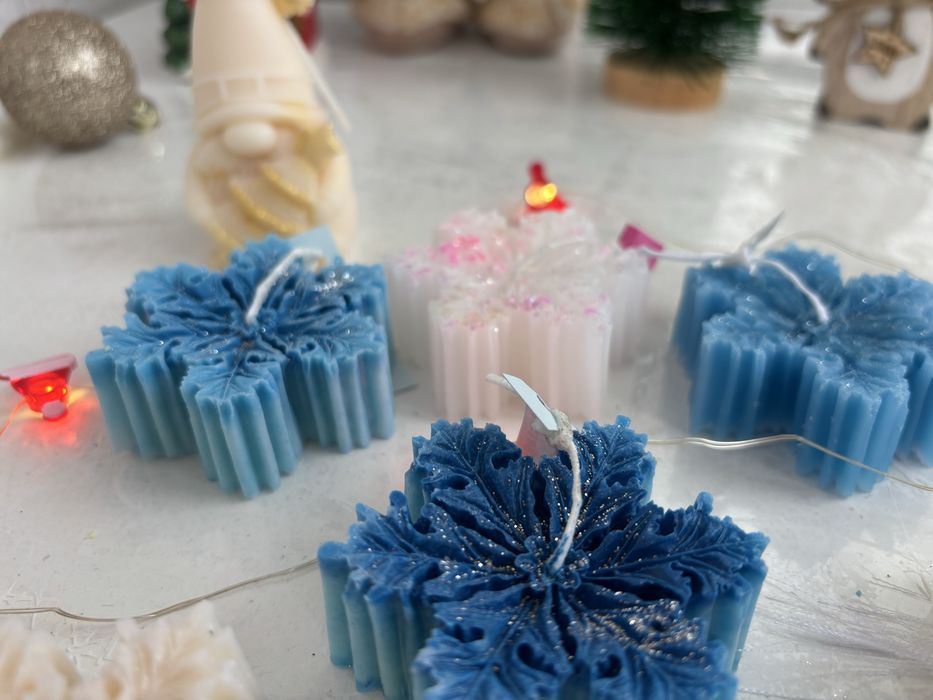 Коледни ароматни свещи