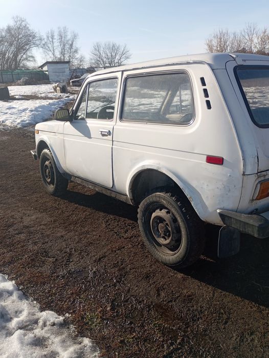 Продам ниву 1993г