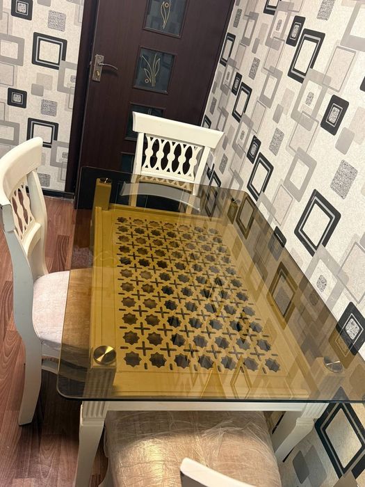 Срочно продаётся кухонный стол стул