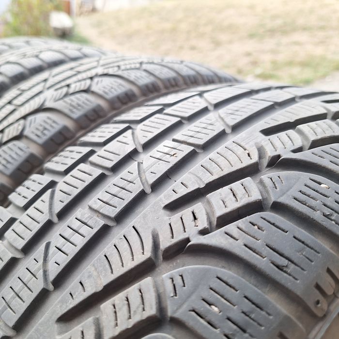 Зимни гуми Pirelli 225/60/17 4бр.-180лв