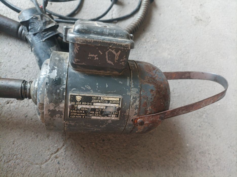 Қўй юнгини оладиган машинкани сотилади