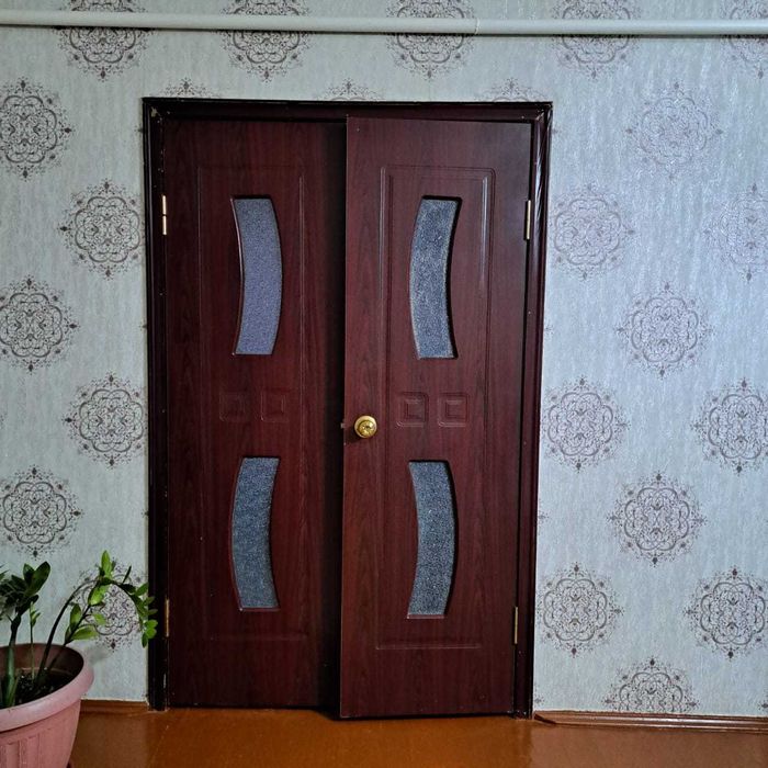 Двери Б/У двойные двери ,  4 штуки