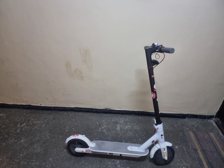 Trotineta electrica Xiaomi Mi Electric Scooter, IP54, Aluminiu, viteza