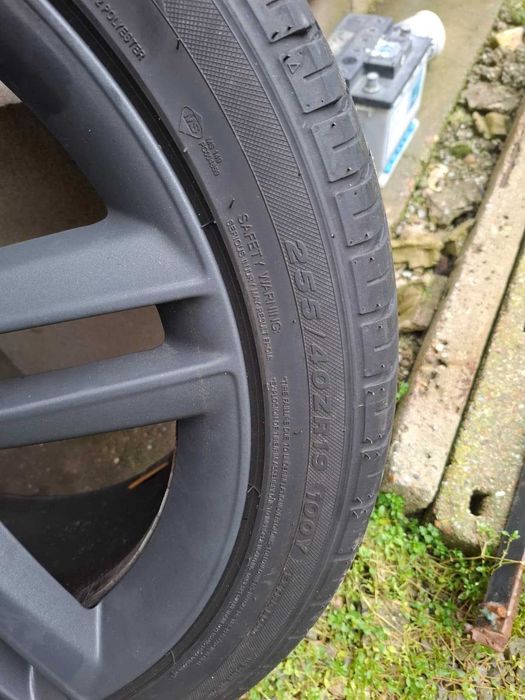 Оригинални джанти с летни гуми R19 за Ауди