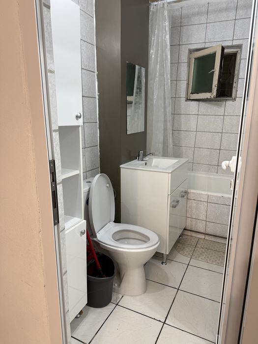 Garsoniera de inchiriat