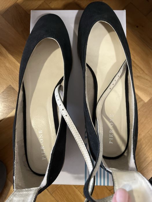 Боти Bronx и балеринки Pier One