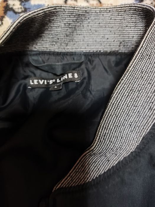 Бомбер Levi's. Оригинал. Размер 48.