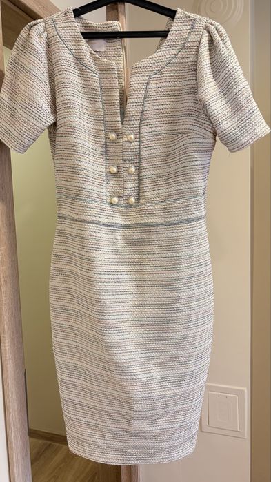 Рокля Юнона, размер 38. Обличана е два пъти. Запазена!