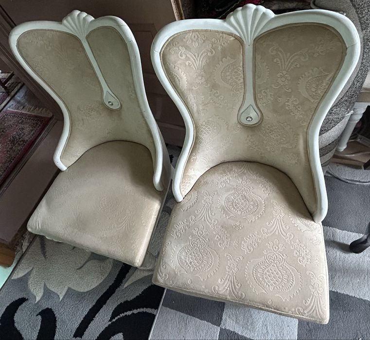 Scaun elegant cu mici defecte