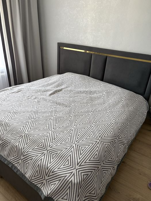 Продам кровать 180/200