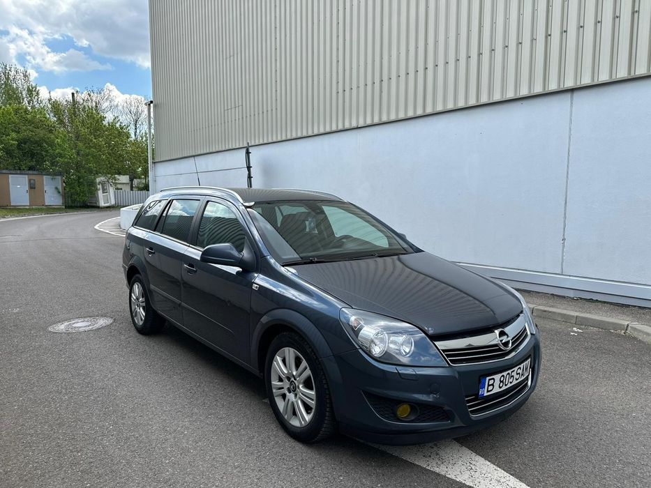Vand opel astra h  an 2010  rulează foarte bine