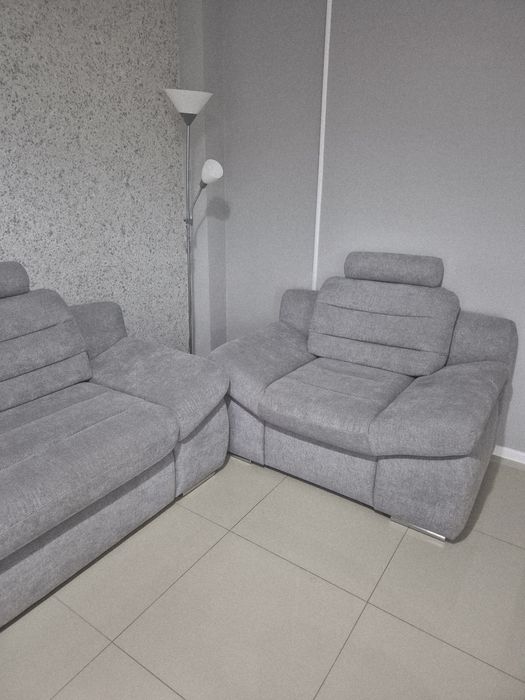 Vând canapea extensibilă + 2 fotolii-gri deschis