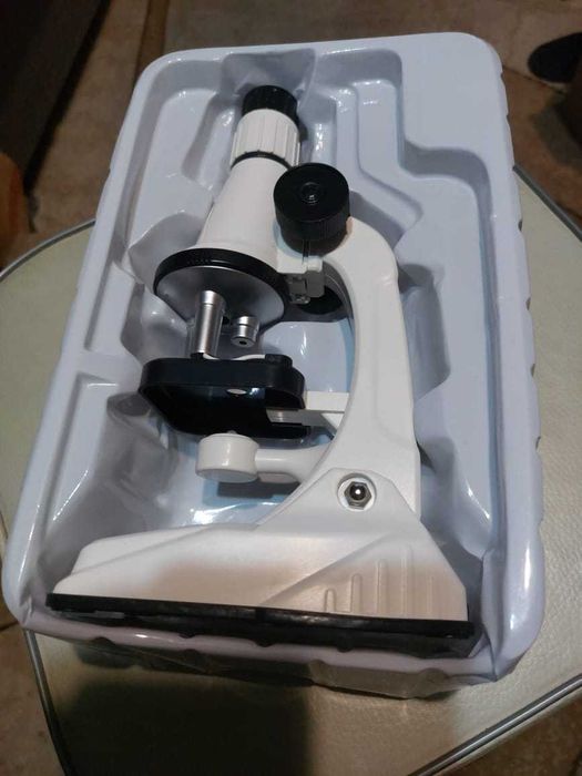 продам новый детский микроскоп