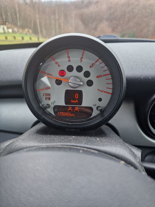 Mini Cooper One 2011